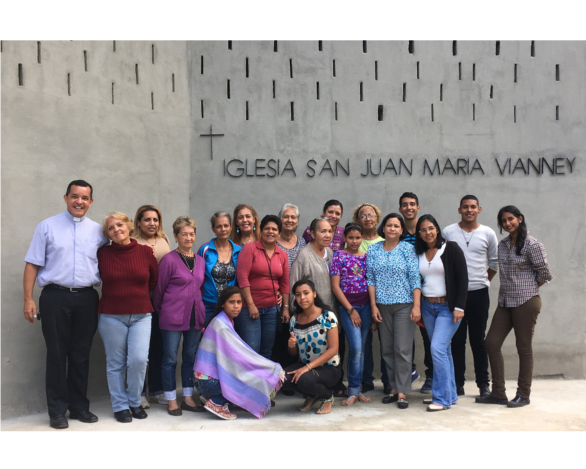 Iglesia San Juan María Vianney en Media Legua