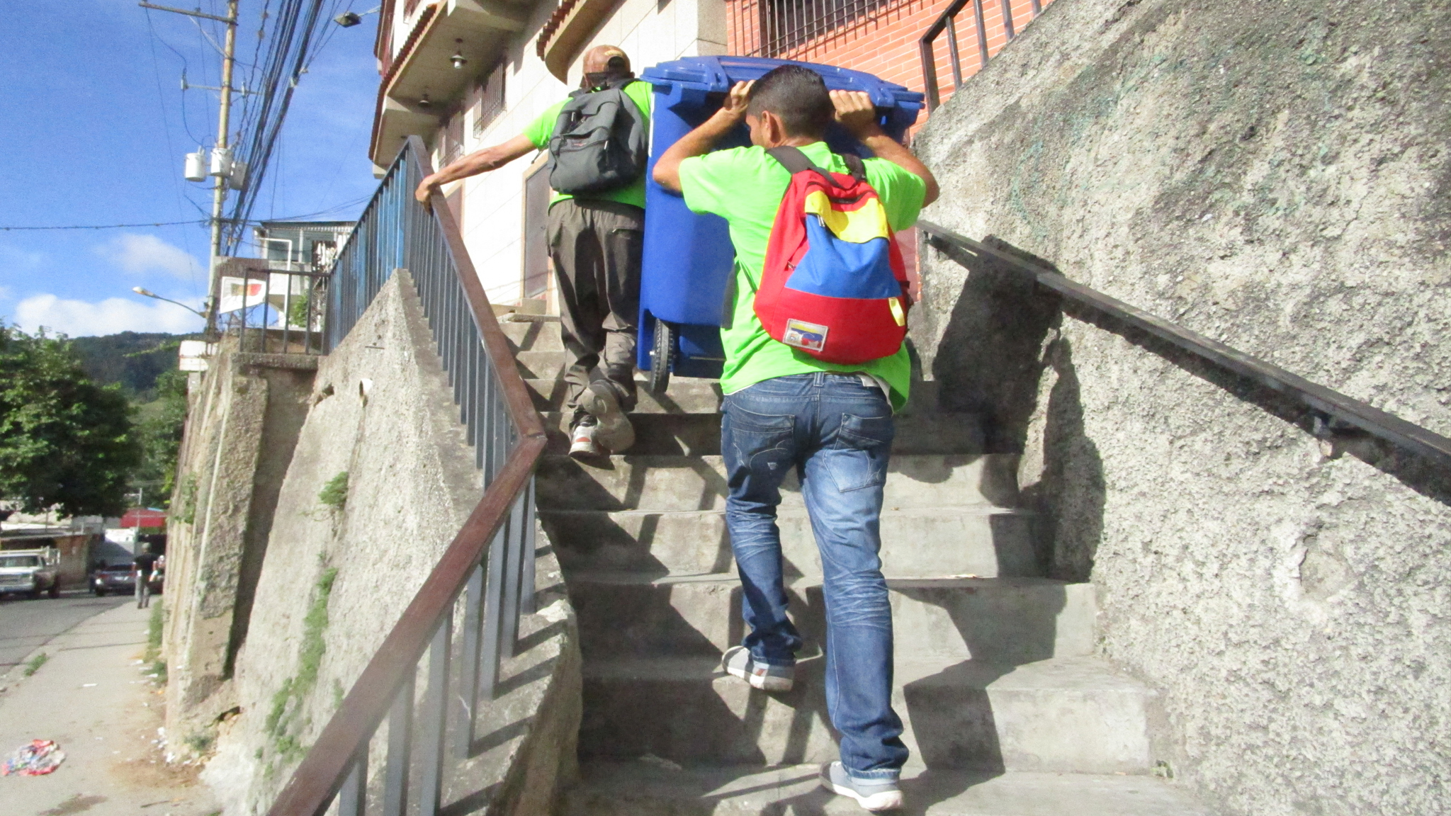 Solid waste collection in La Palomera