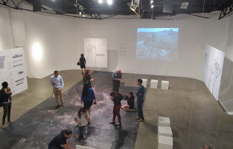 Exhibition CABA mapping 48 years of urban growth in the slums of Caracas