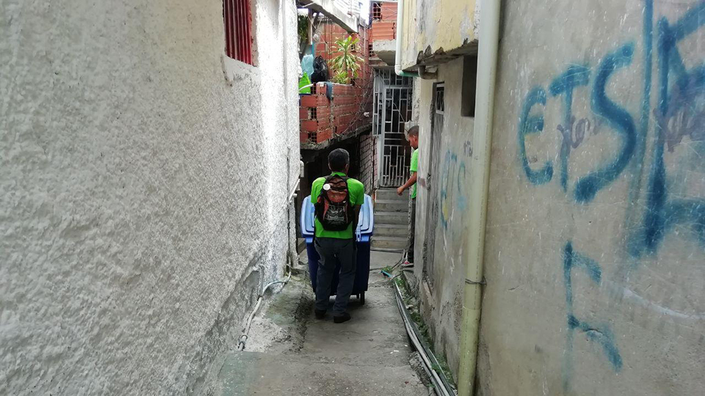 Solid waste collection in La Palomera